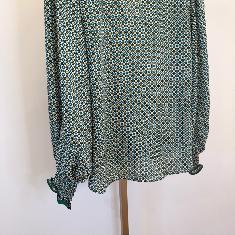 Max Studio Women's Green Geometric Print V-Neck Blouse Size S - Picture 8 of 11